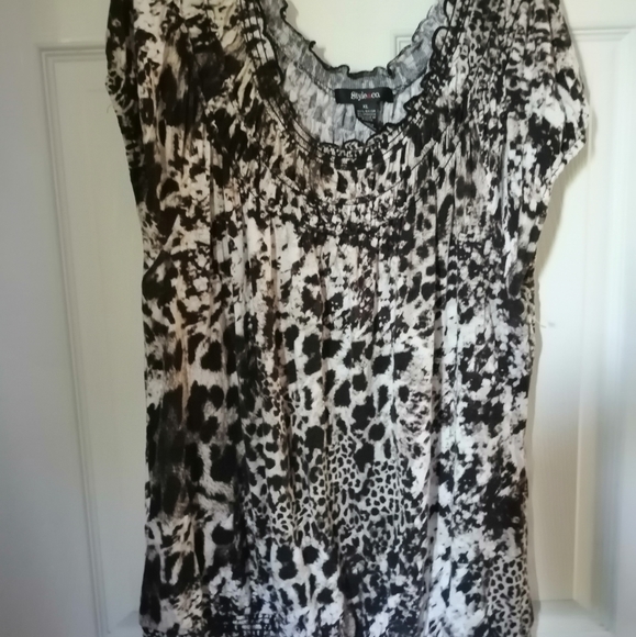 Top - Picture 2 of 2